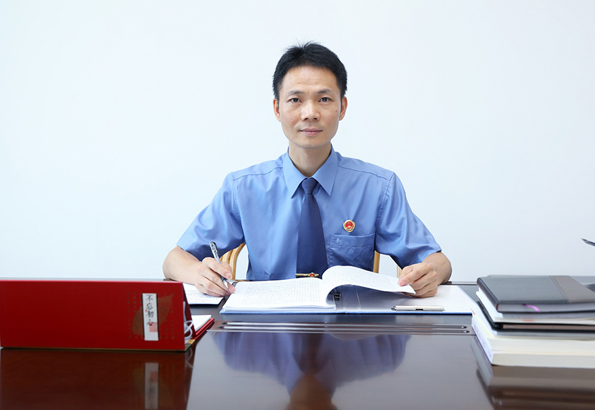 何志容.jpg