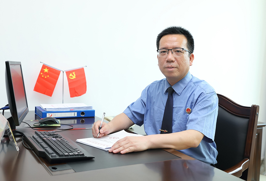 胡远清.jpg